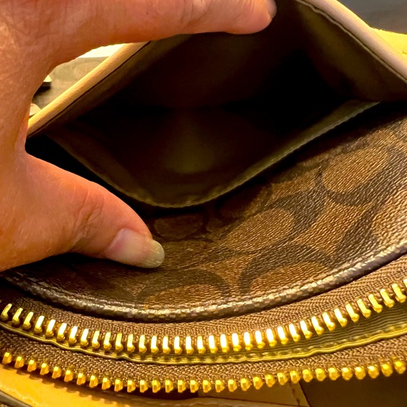 Coach Signature Peyton Carry All Tote bag - Picture 14 of 16